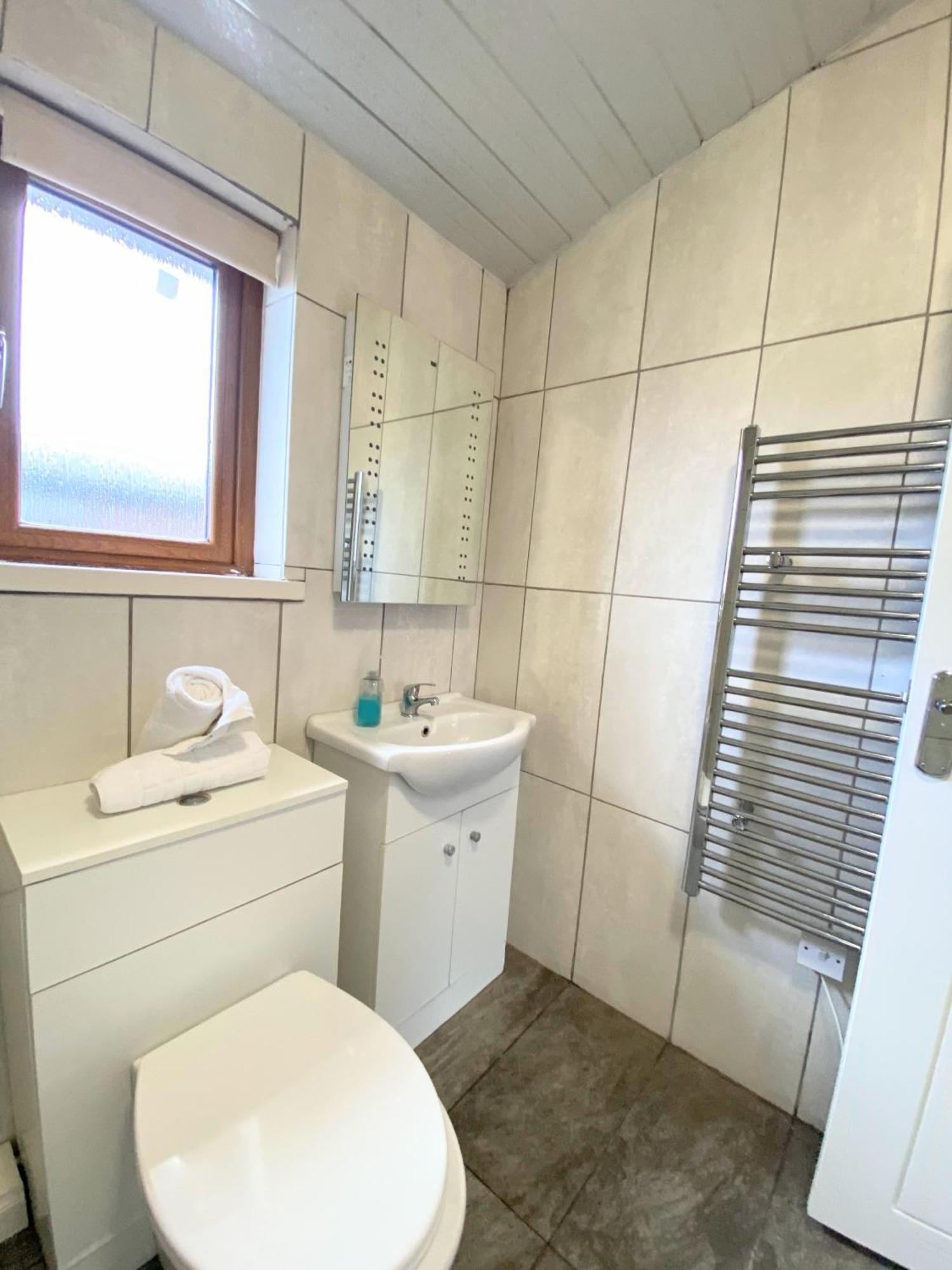 Ochil 10 With Private Hot Tub - Fife - Loch Leven - Lomond Hills Villa Kelty Exterior foto